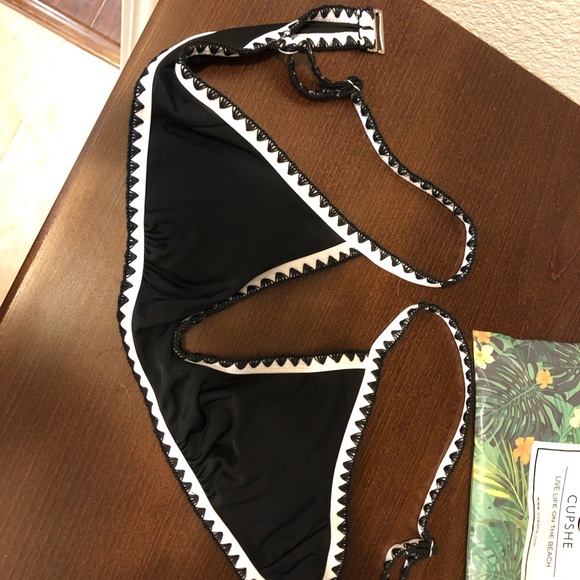 Bathing suit - Picture 3 of 7